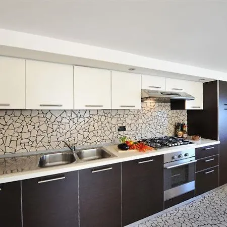Sleeps 14 Pool Oliveto Lario