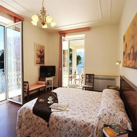 Sleeps 14 Pool Oliveto Lario